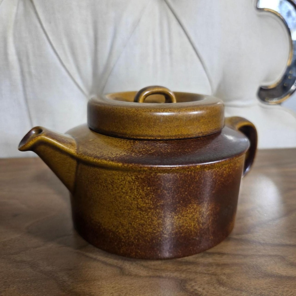 Vintage Arabia Finland brown ceramic teapot with infuser –Scandinavian stoneware